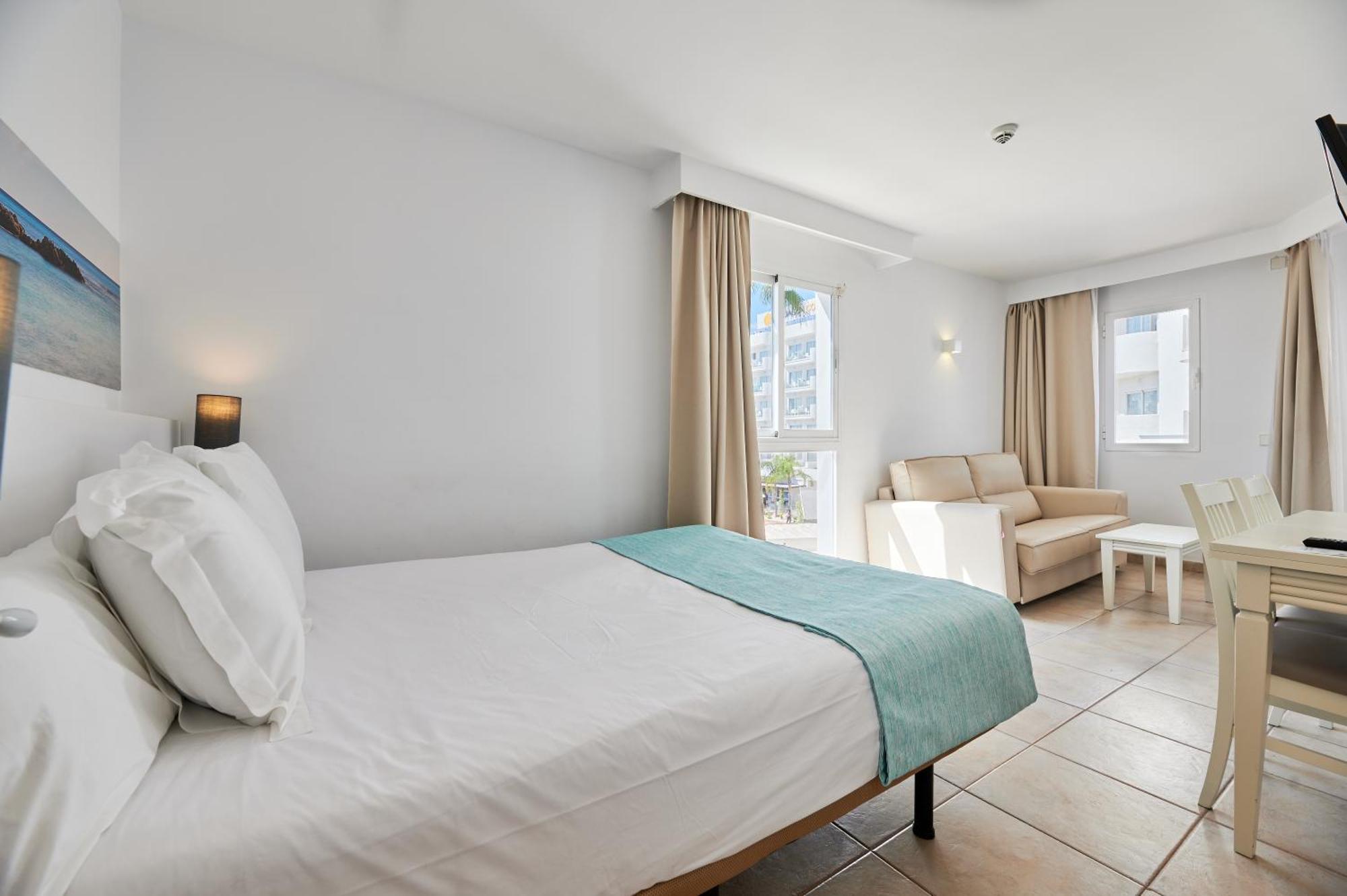 Aluasun Continental Park & Aparthotel 4*